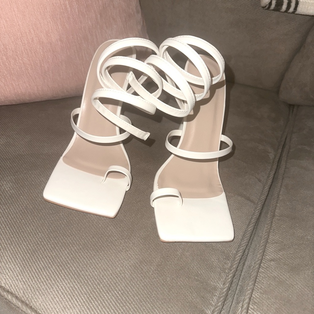 Pretty Little Thing(PLT) white spiral heels. NEW!!!